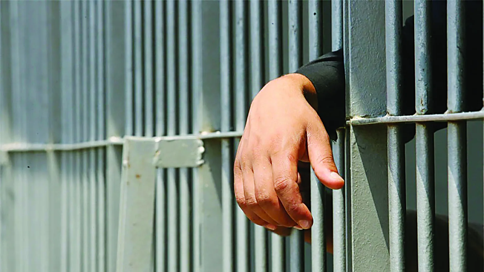 Ένοχος ο 60χρονος για την απόπειρα σε βάρος της συντρόφου του – Την έσπρωξε από το μπαλκόνι στο Κάτω Σαμικό