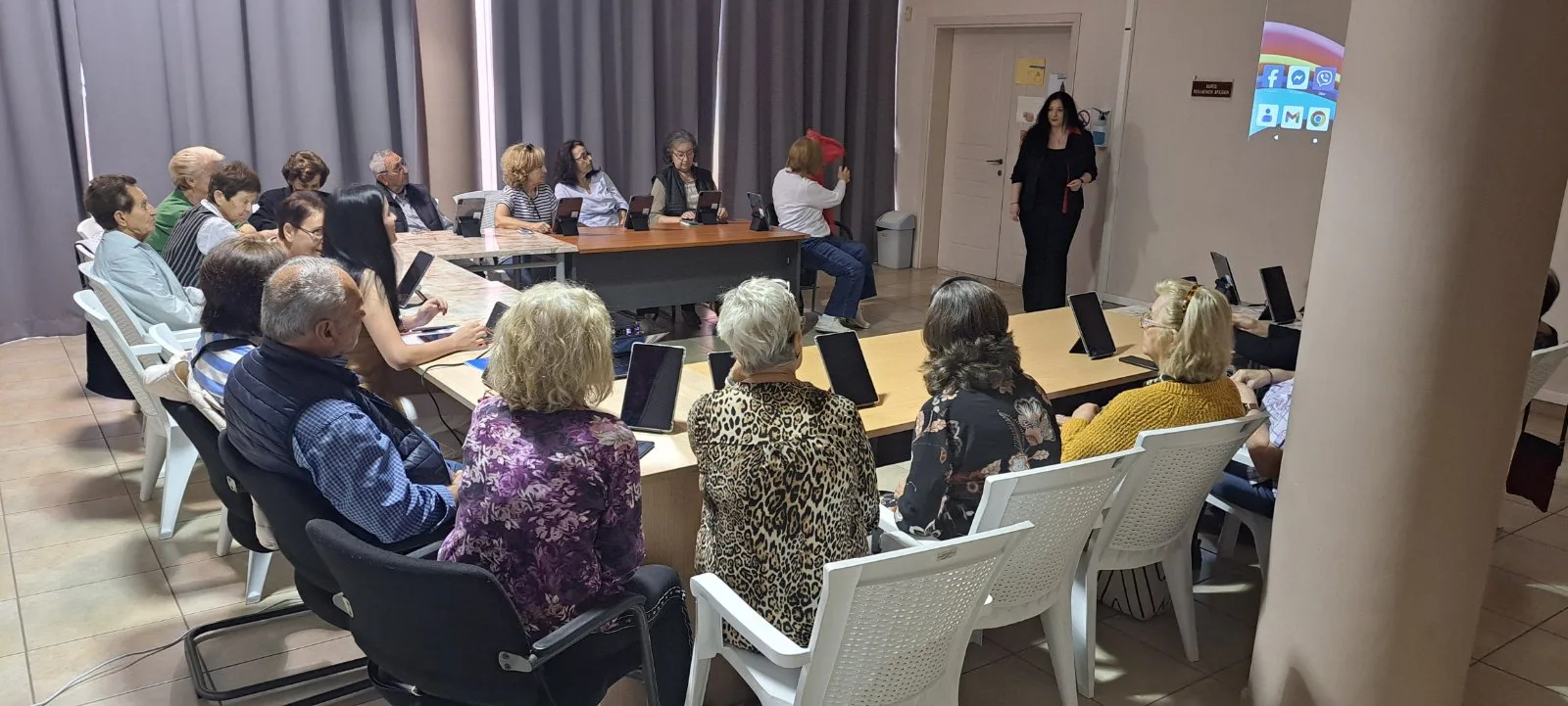 Η τρίτη ηλικία στην εποχή της τεχνολογίας – Ξεκινά πιλοτική δράση σε Πάτρα, Αγρίνιο και Πύργο