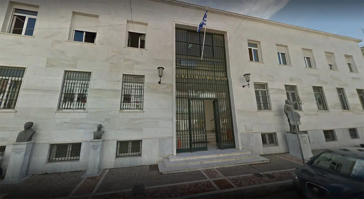 Κατέρρευσε έξω από τα Δικαστήρια Αμαλιάδας και ξεψύχησε – Θλίψη για 81χρονο άνδρα