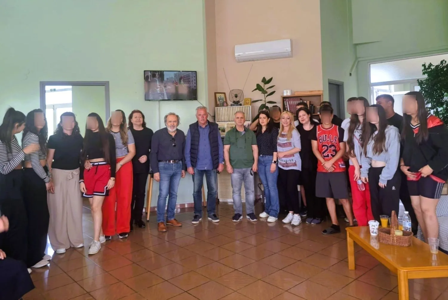 Μαθητές του 3ου Γυμνασίου Αμαλιάδας προχώρησαν σε Δράση Αλληλεγγύης για τους Ηλικιωμένους του Δήμου Ήλιδας ΦΩΤΟ