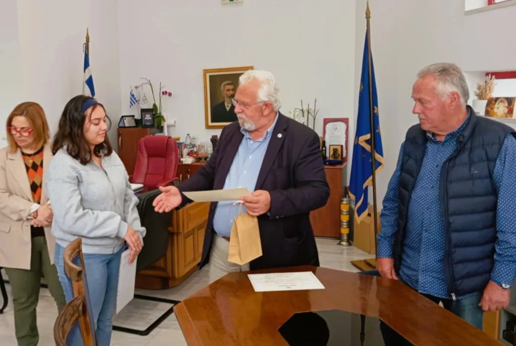 Ο Δήμαρχος Ήλιδας τίμησε την ομάδα ρομποτικής του 2ου ΓΕΛ Αμαλιάδας ΦΩΤΟ