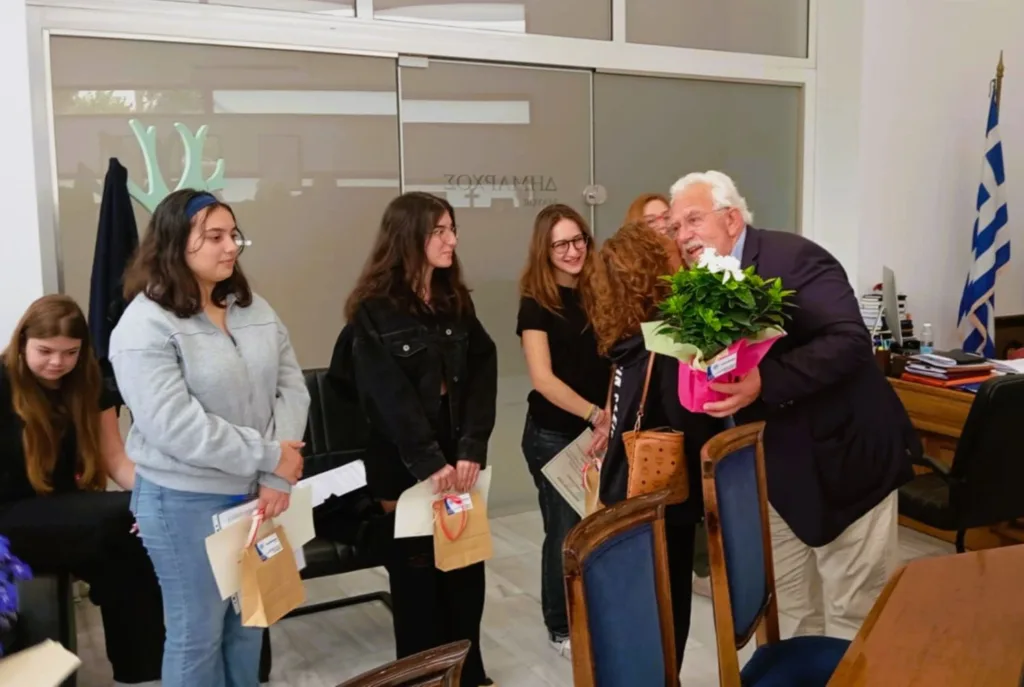 Ο Δήμαρχος Ήλιδας τίμησε την ομάδα ρομποτικής του 2ου ΓΕΛ Αμαλιάδας ΦΩΤΟ