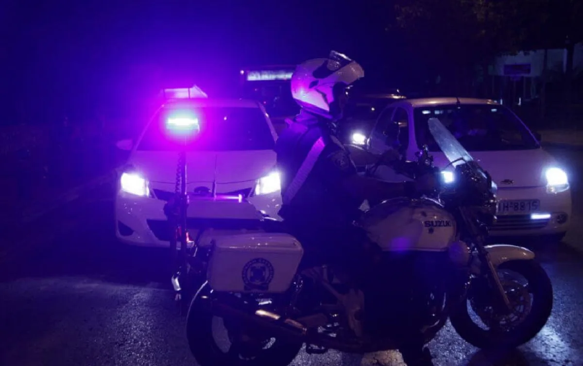 Αγέλη τρόμου ξυλοκόπησε 7 νεαρούς στον Πύργο: Δύο σοβαρά τραυματίες, σπασμένο αυτοκίνητο και ένας προσαχθείς