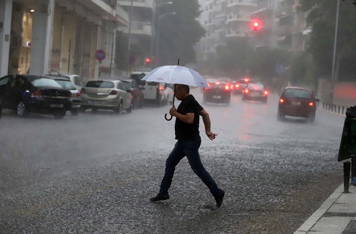 Από τον λίβα και τη ζέστη… στις επικίνδυνες καταιγίδες: Στο στόχαστρο η Δυτική Ελλάδα – Προειδοποιεί ο Κλέαρχος Μαρουσάκης