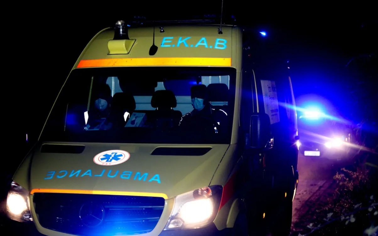 Σοβαρό τροχαίο στον Πύργο: Ηλικιωμένος κατέληξε με το αυτοκίνητο σε αυλάκι ΦΩΤΟ