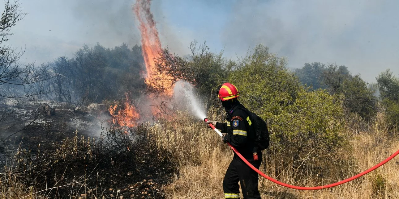 Συναγερμός στο Μαλαπάσι Πύργου – Η φωτιά πλησιάζει σπίτια, ήχησε το 112