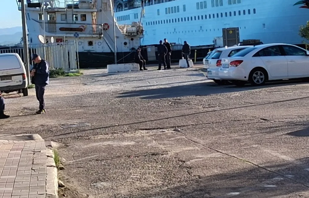 Το ισραηλινό κρουαζιερόπλοιο Crown Iris στο Κατάκολο - Αυξημένα μέτρα ασφαλείας και παρουσία αστυνομίας στο λιμάνι ΦΩΤΟ