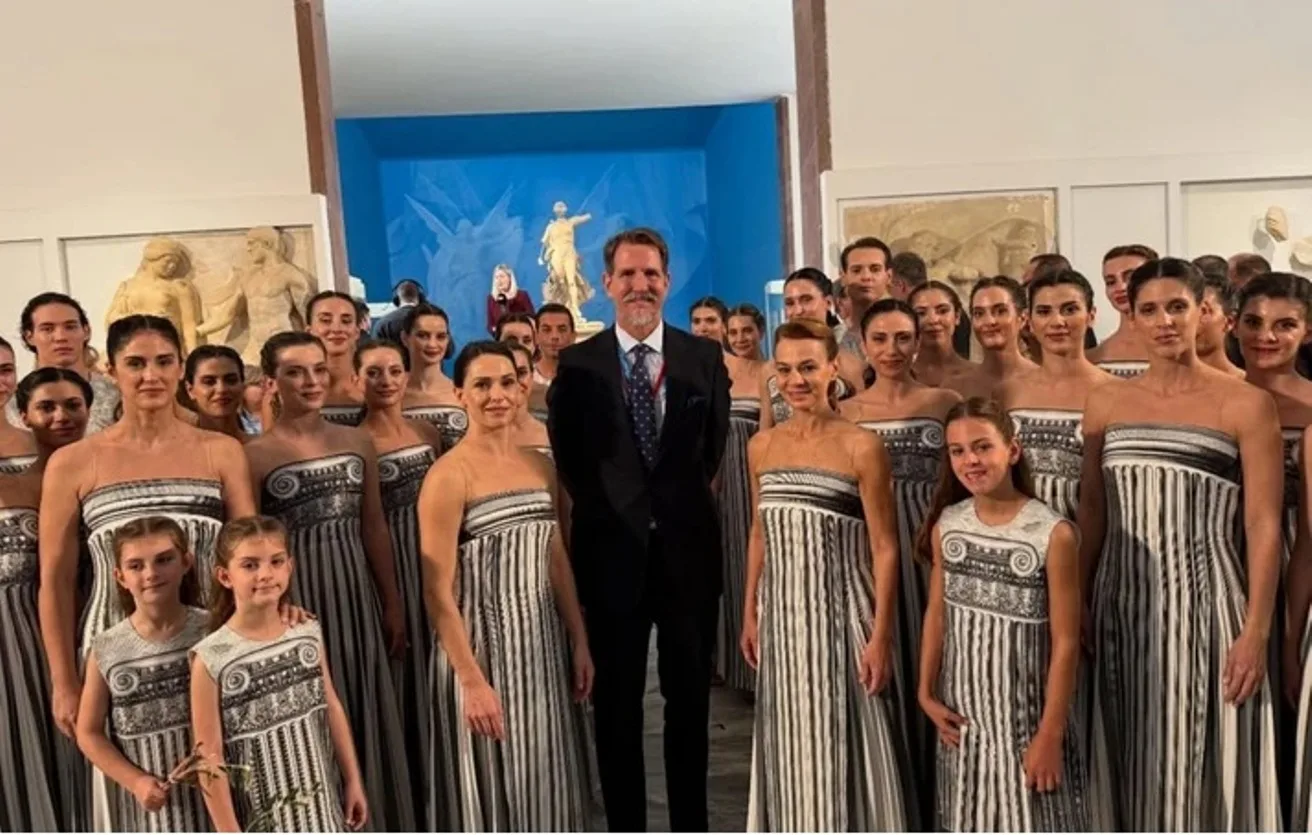 Αρχαία Ολυμπία: Παρών ο Παύλος Ντε Γκρες στην αφή της Ολυμπιακής Φλόγας των Χειμερινών Αγώνων ΦΩΤΟ