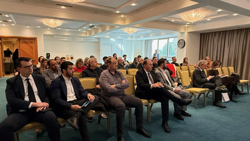 Εξαγωγική ετοιμότητα και νέες αγορές: πρακτικά εργαλεία ανάπτυξης για τις επιχειρήσεις της Δυτικής Ελλάδας Εξαγωγική ετοιμότητα και νέες αγορές: πρακτικά εργαλεία ανάπτυξης για τις επιχειρήσεις της Δυτικής Ελλάδας