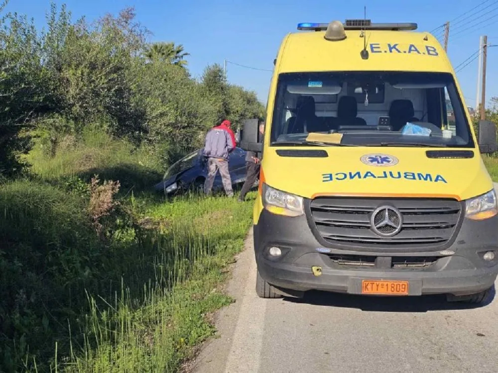 Σαβάλια Ηλείας: Εκτροπή αυτοκινήτου με εγκλωβισμό ηλικιωμένης οδηγού
