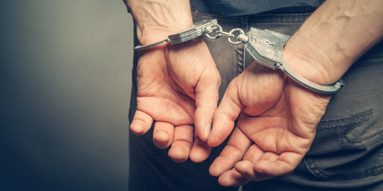 Ηλεία: Συλλήψεις σε Πύργο και Βάρδα για καταδικαστική απόφαση και παραβάσεις ΚΟΚ