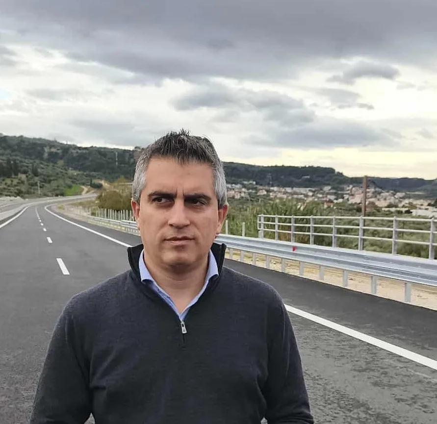 Υπολειπόμενες εργασίες έως τον Φεβρουάριο στον αυτοκινητόδρομο Πατρών-Πύργου – Τι απάντησε ο Δήμας