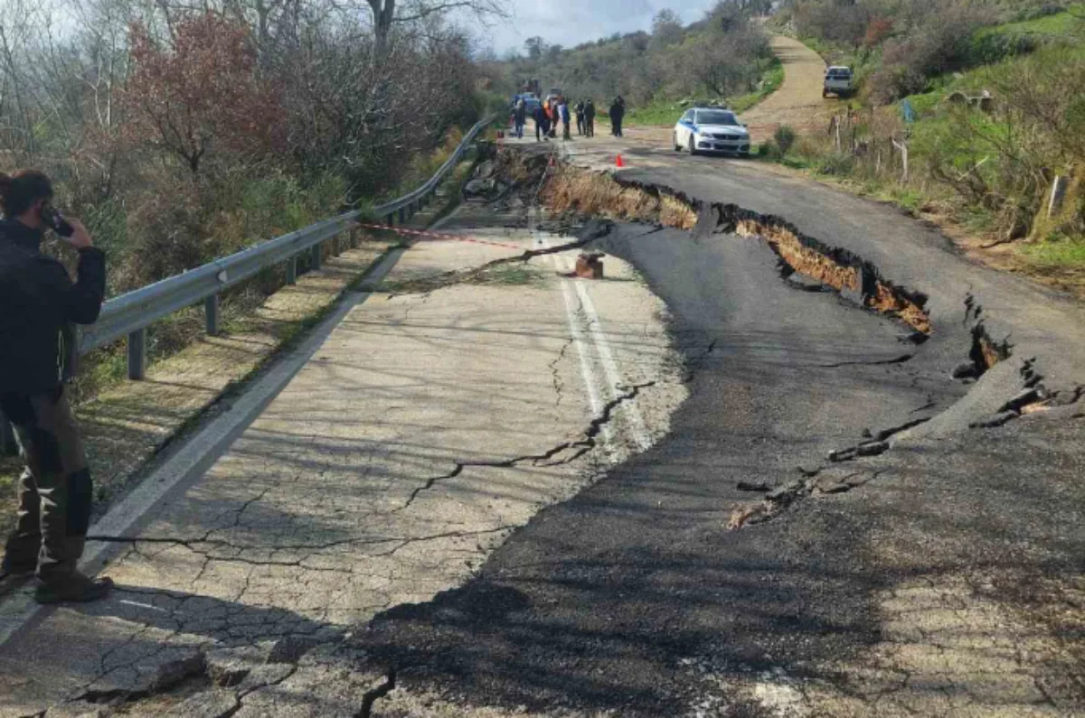 Καθίζηση στην Ε.Ο. 111: Αποκλεισμένη παραμένει η Δίβρη στο νομό Ηλείας