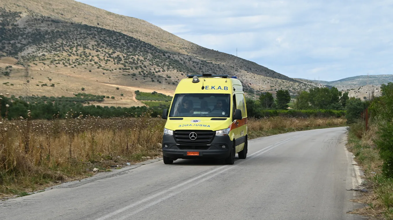 Πύργος: Μετωπική σύγκρουση στον κόμβο Ολυμπίων – Τέσσερις τραυματίες, ένας σε σοβαρότερη κατάσταση ΦΩΤΟ-ΒΙΝΤΕΟ