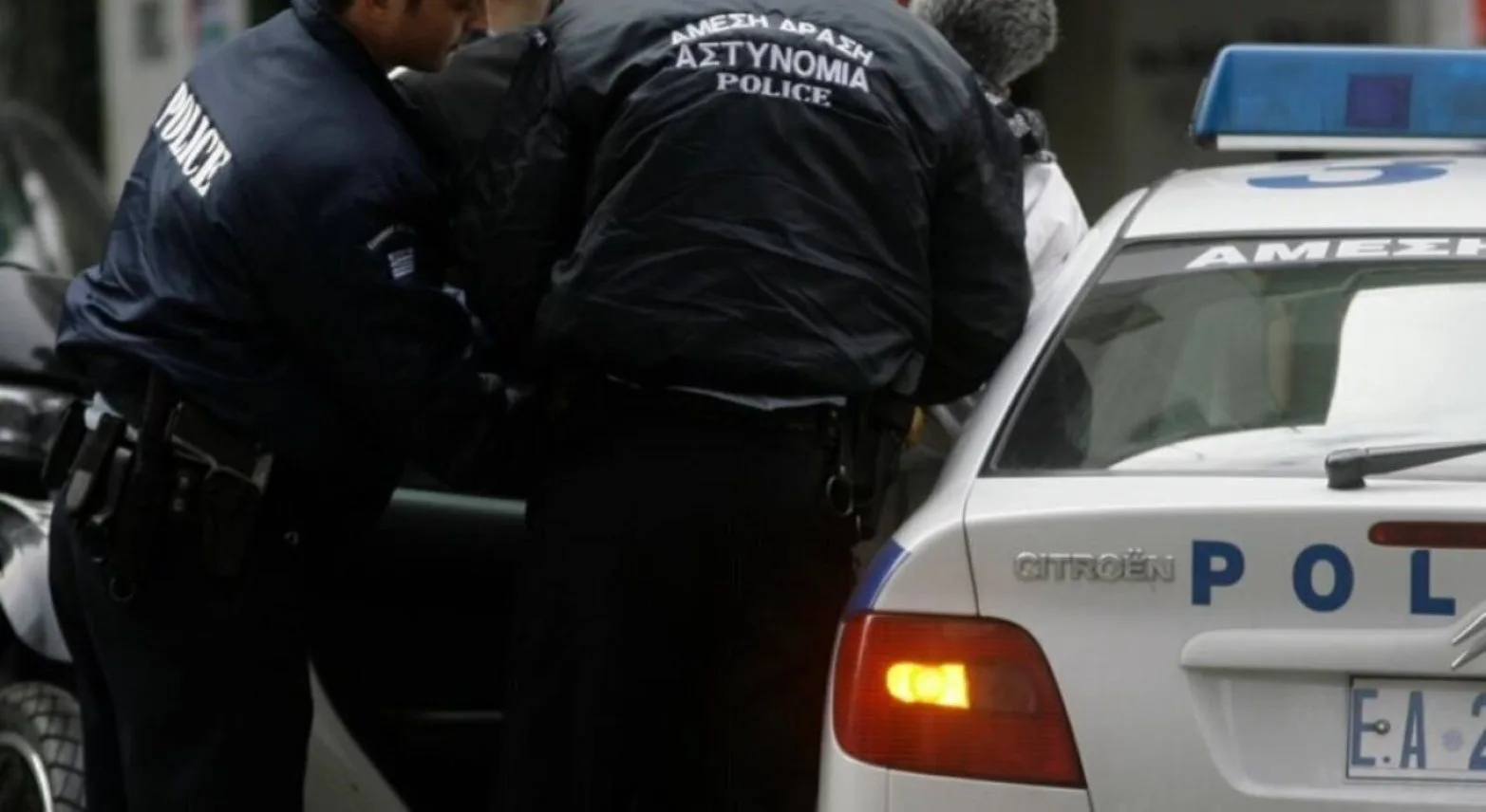 Πύργος: Σύλληψη για πυροβόλο όπλο και μαχαίρι
