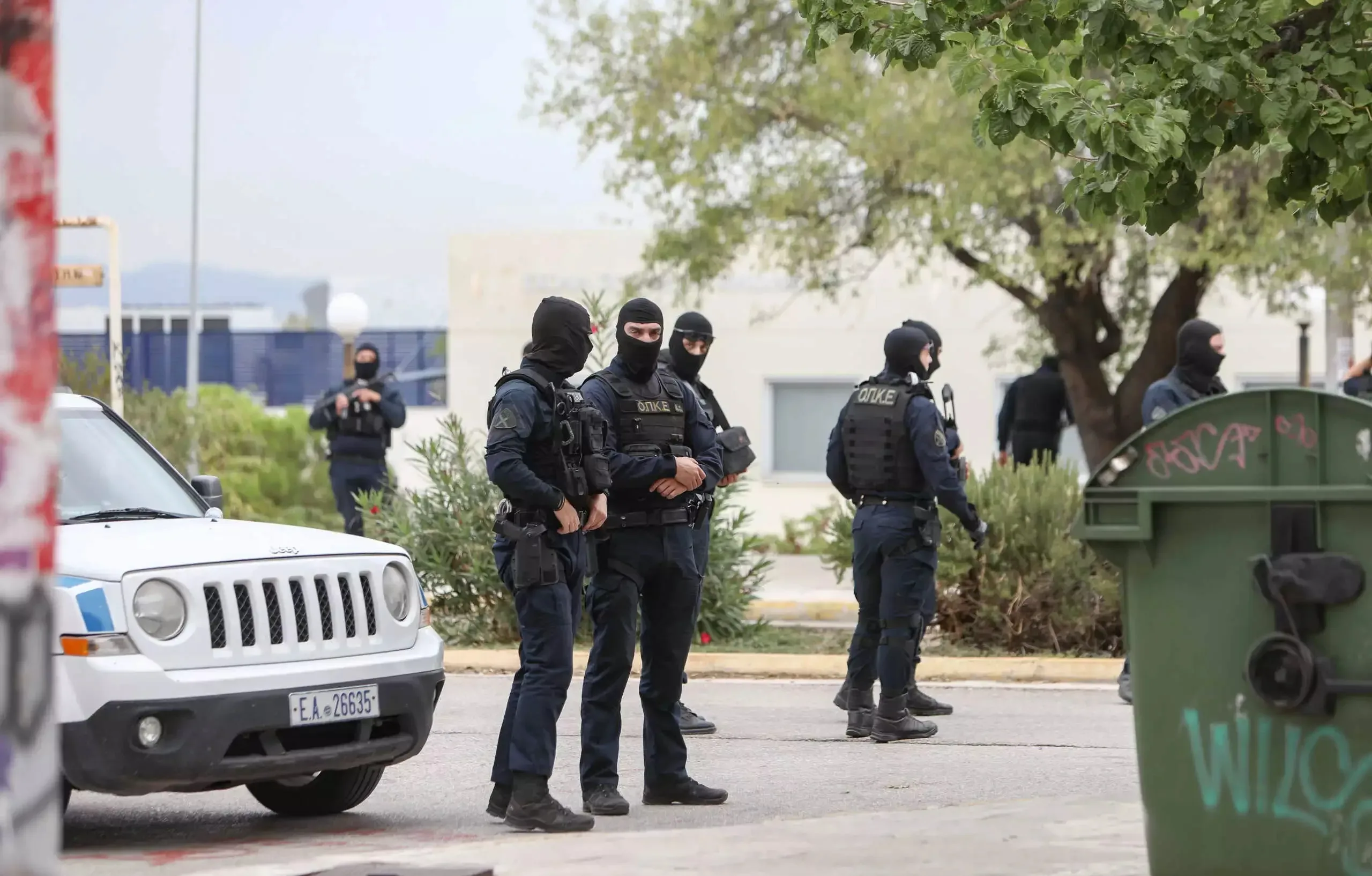 Εκτεταμένη επιχείρηση της ΕΛΑΣ σε καταυλισμούς και περιοχές της Ηλείας – 14 συλλήψεις και δεκάδες έλεγχοι