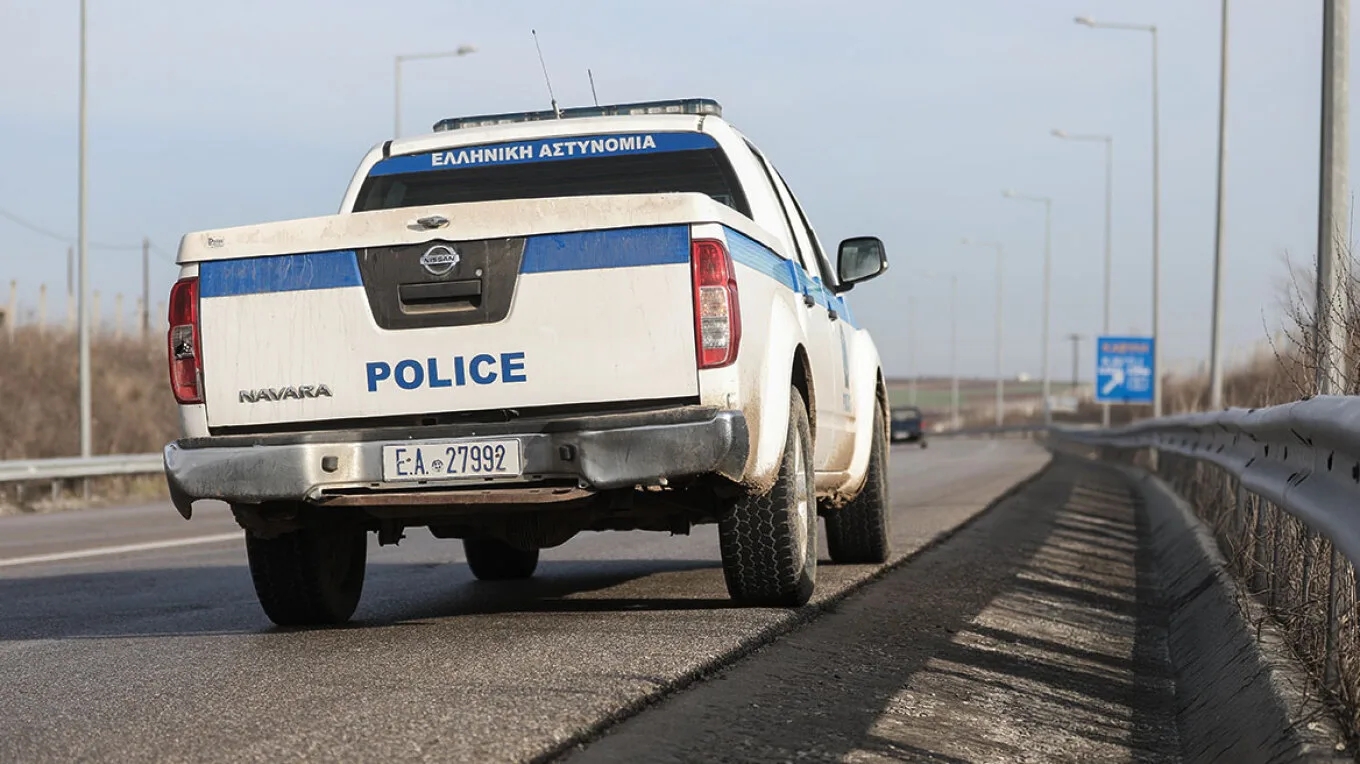 Αρχαία Ολυμπία: Μπλόκο της ΕΛ.ΑΣ. στην «111», χειροπέδες για παράνομη μεταφορά αμνοεριφίων