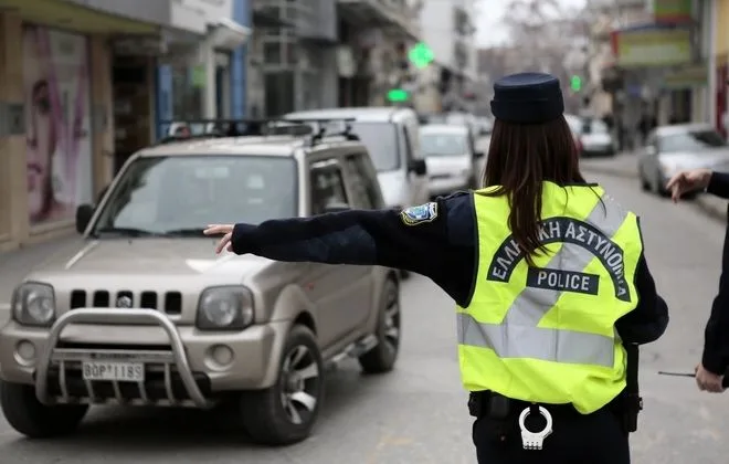 Δυτική Ελλάδα: 90.000 κλήσεις για επικίνδυνες παραβάσεις – Ταχύτητα, κόκκινο και μη χρήση ζώνης