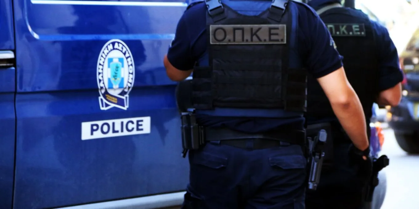 Επιχείρηση-σκούπα στη Γαστούνη: Έρευνες σε σπίτια, προσαγωγές και έξι συλλήψεις